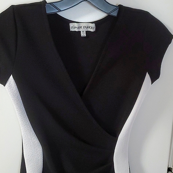 Dress - Picture 3 of 3